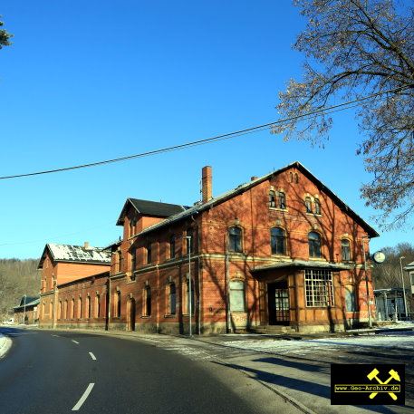 Mundloch des Markus-Semmler-Stollen in Niederschlema, Erzgebirge, Sachsen - 8. Februar 2023 (7) Bahnhof.JPG